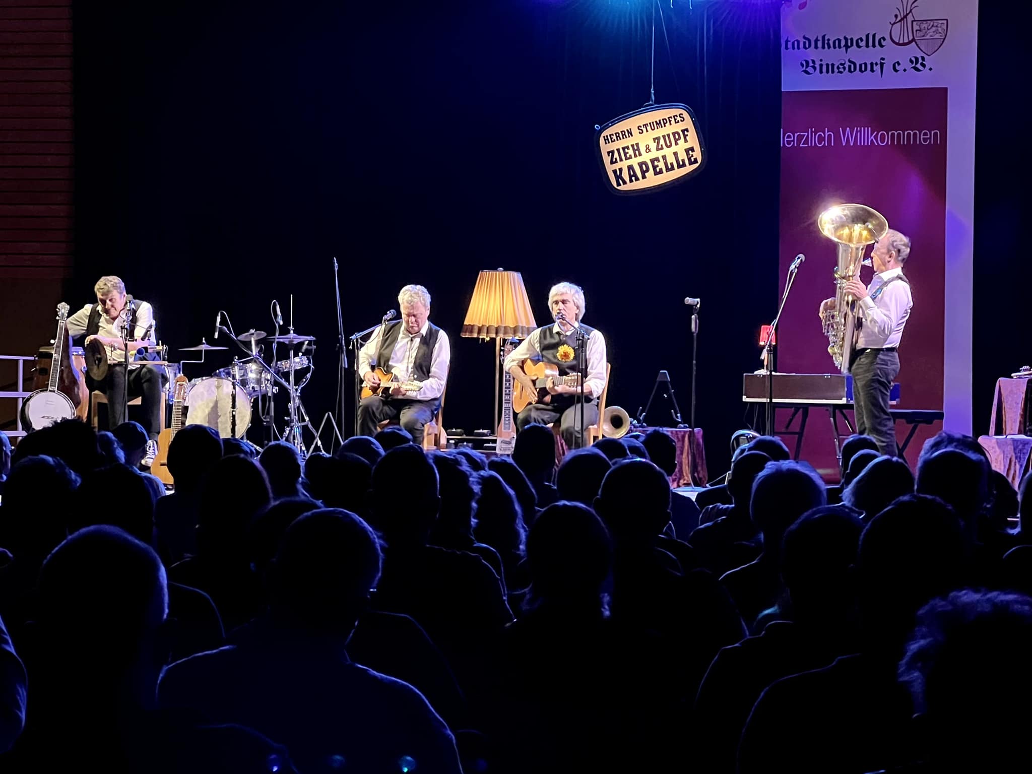 Herrn Stumpfes Zieh & Zupfkapelle bei unserem Weinfest