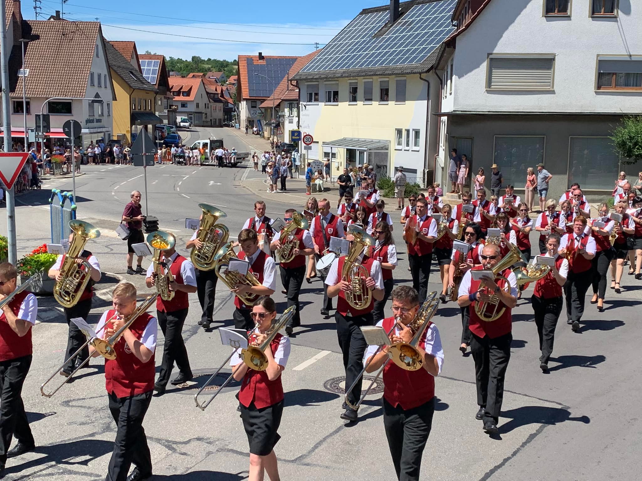 Beim Festumzug KMF MV Geislingen